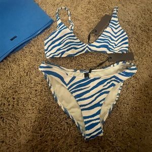 NWT triangl bikini size medium
